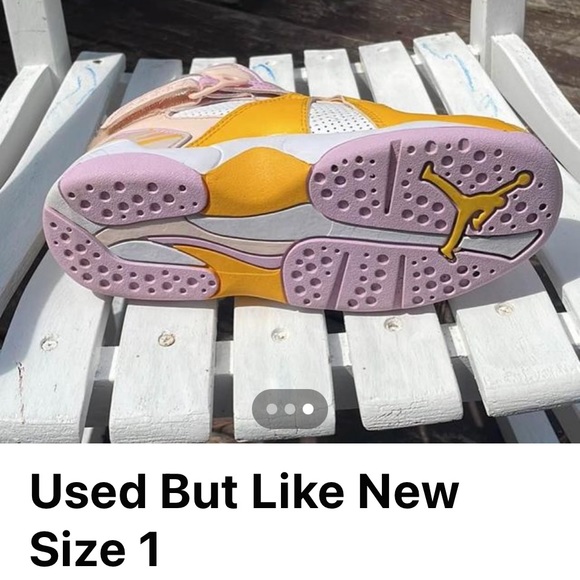 Girls Jordan’s size 1 - Picture 3 of 3